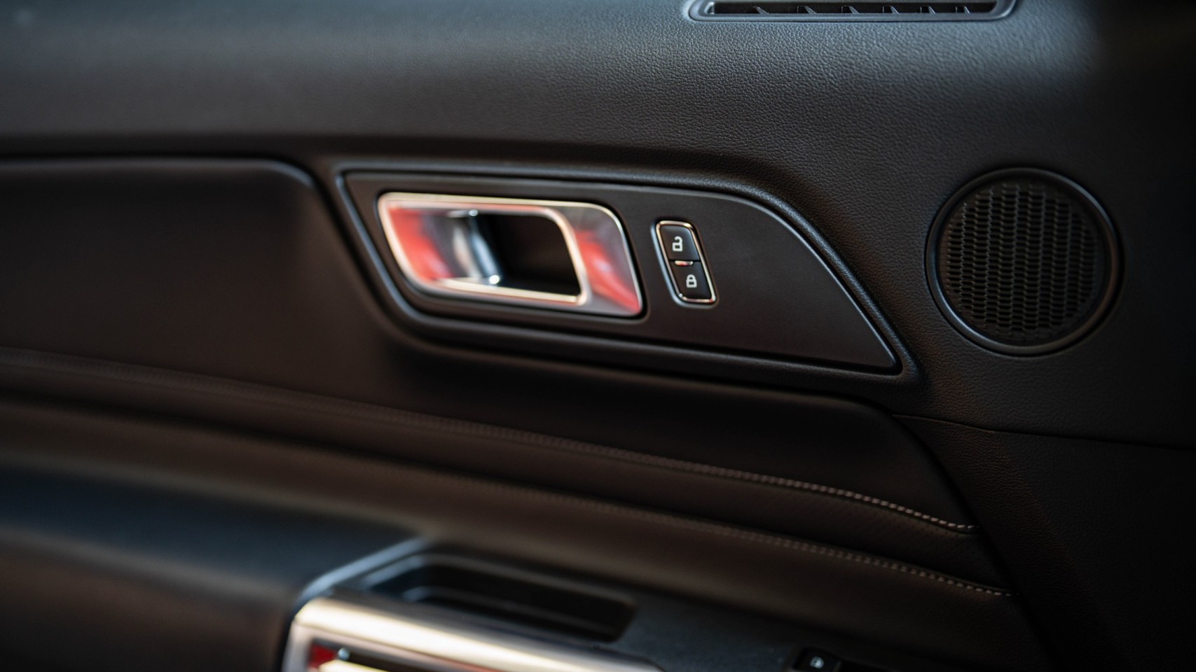 2019 Ford Mustang สีแดง (รูปที่ 7)