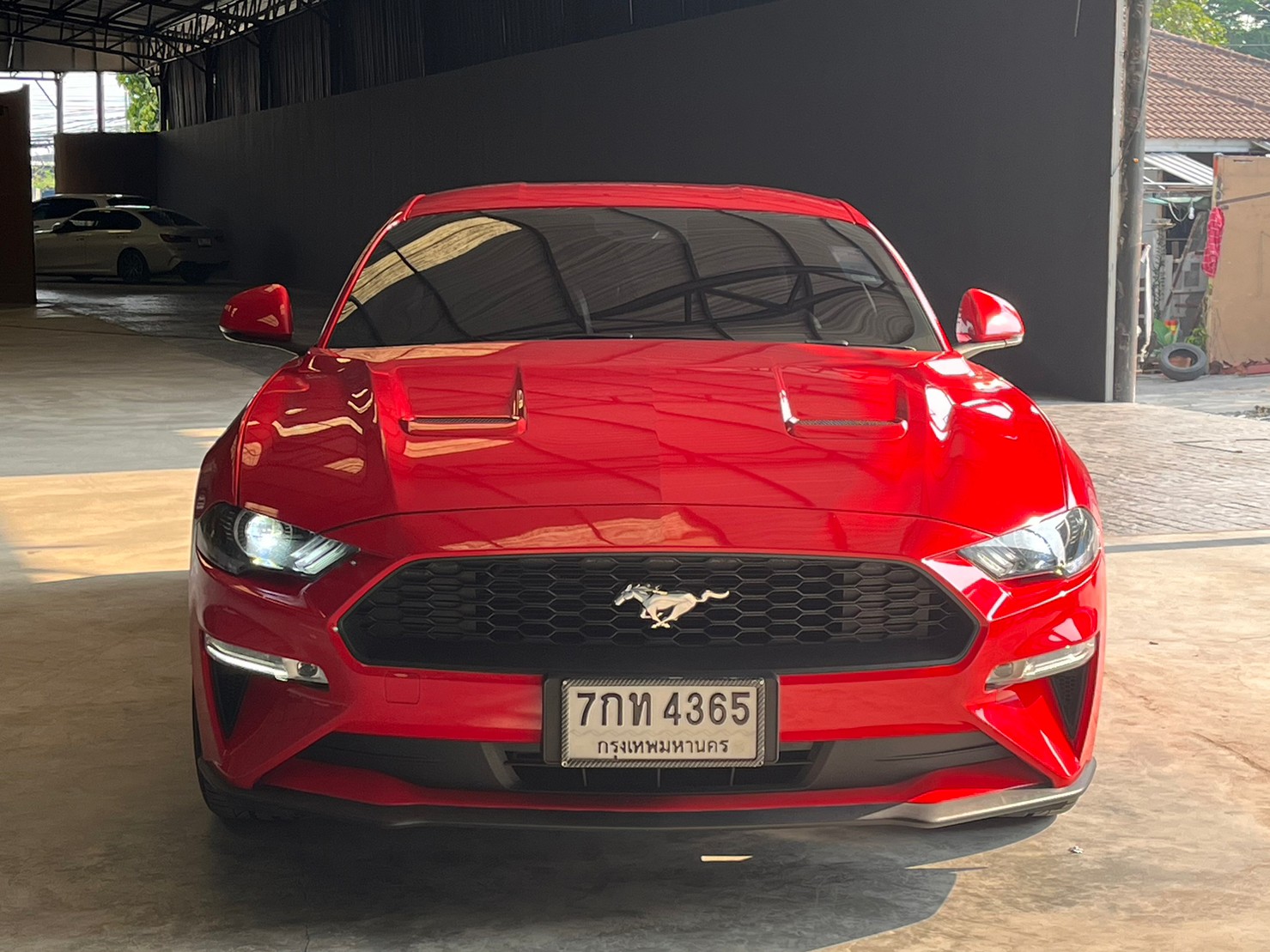 2019 Ford Mustang สีแดง