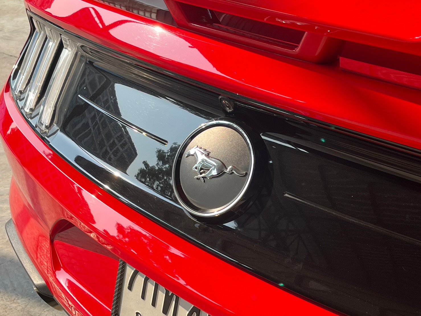 2019 Ford Mustang สีแดง