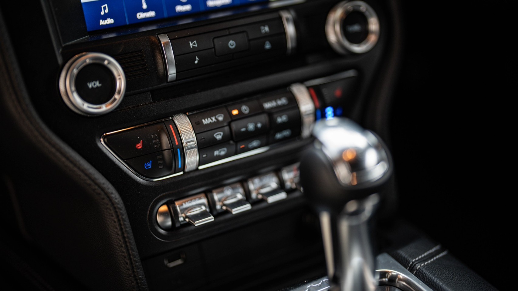 2019 Ford Mustang สีแดง (รูปที่ 4)