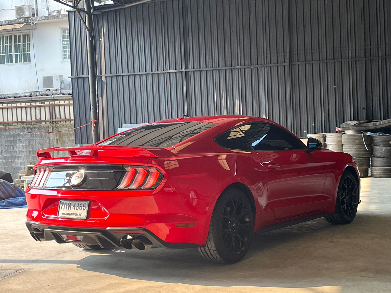 2019 Ford Mustang สีแดง