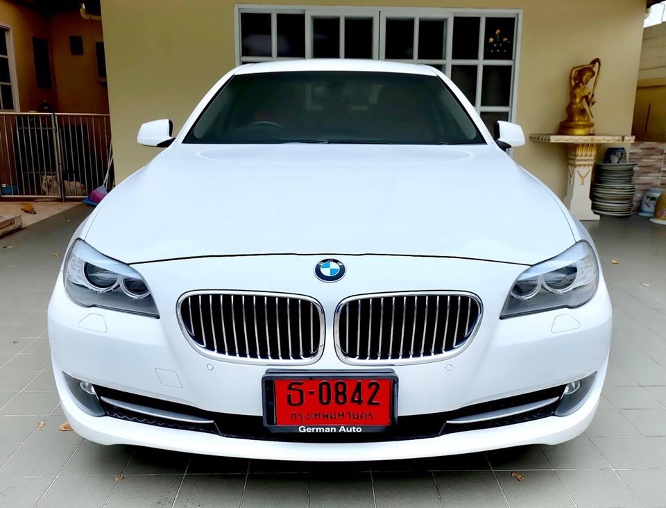 BMW 5 Series Gen6 F10 528i ปี 2015 สีขาว (รูปที่ 2)