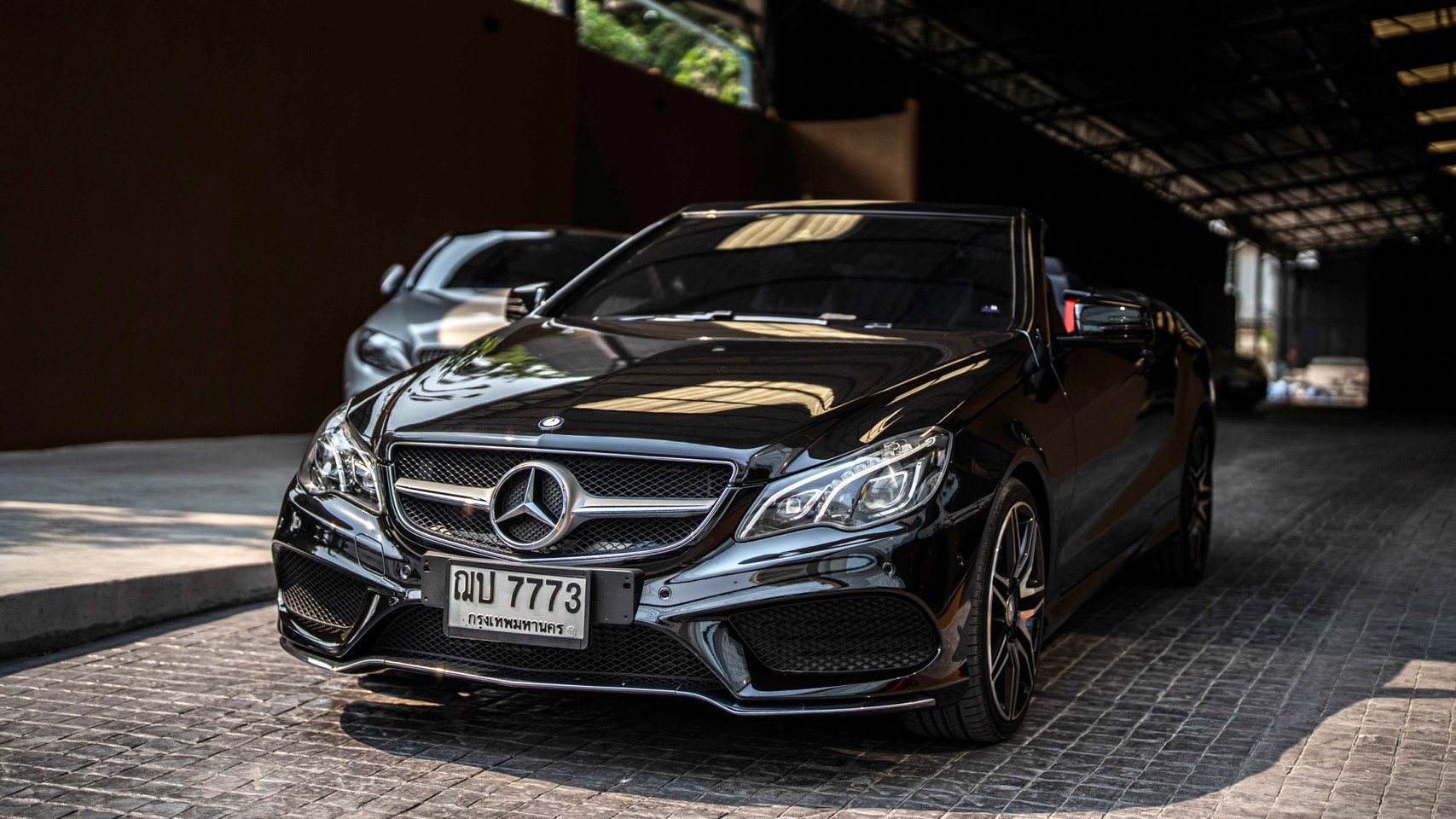 2016 Mercedes-Benz E-Class A207 E250 สีดำ (รูปที่ 16)