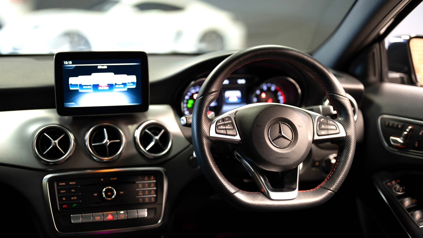 2018 Mercedes-Benz GLA-Class X156 GLA250 สีดำ (รูปที่ 4)