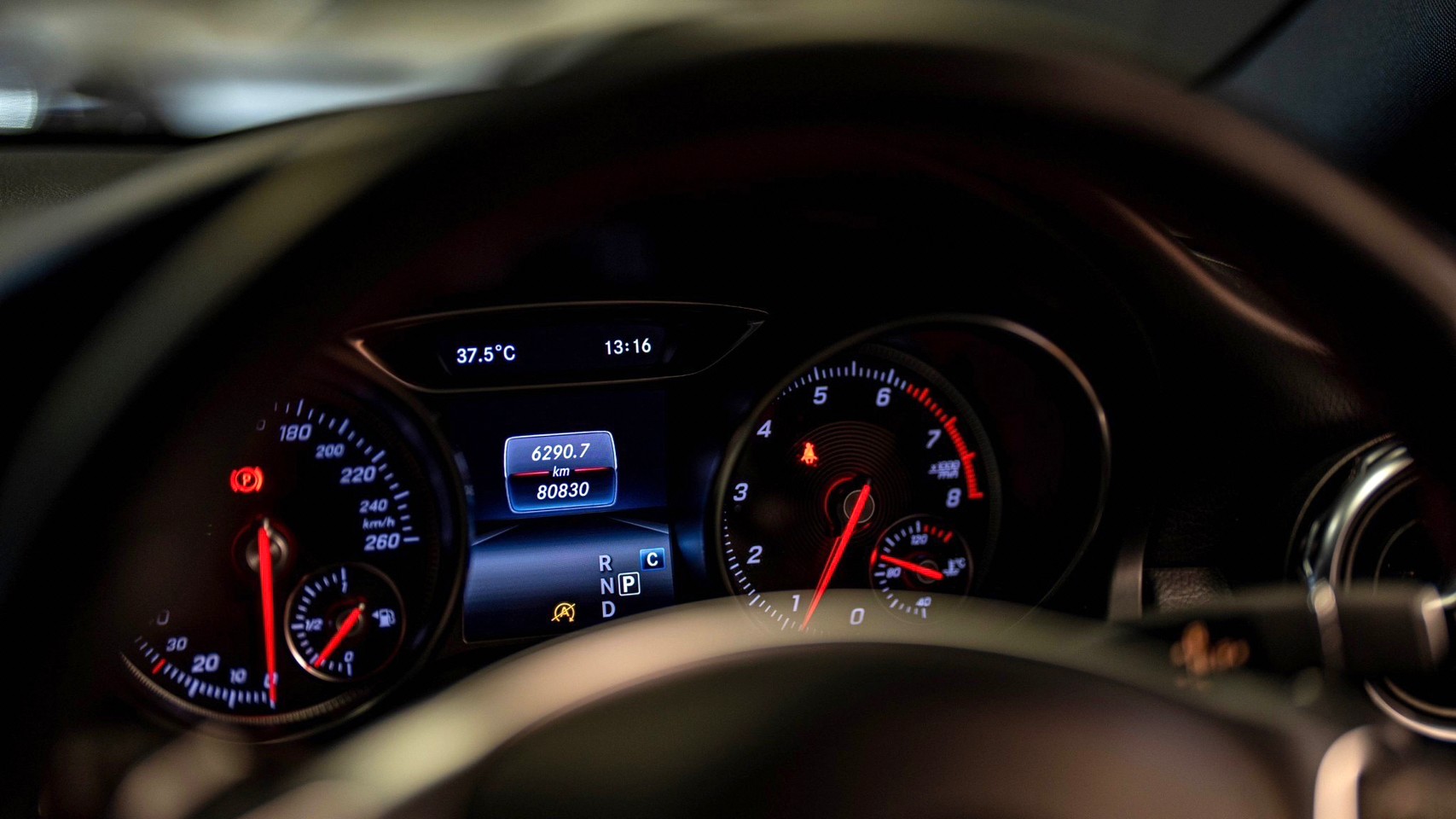 2018 Mercedes-Benz GLA-Class X156 GLA250 สีดำ (รูปที่ 3)