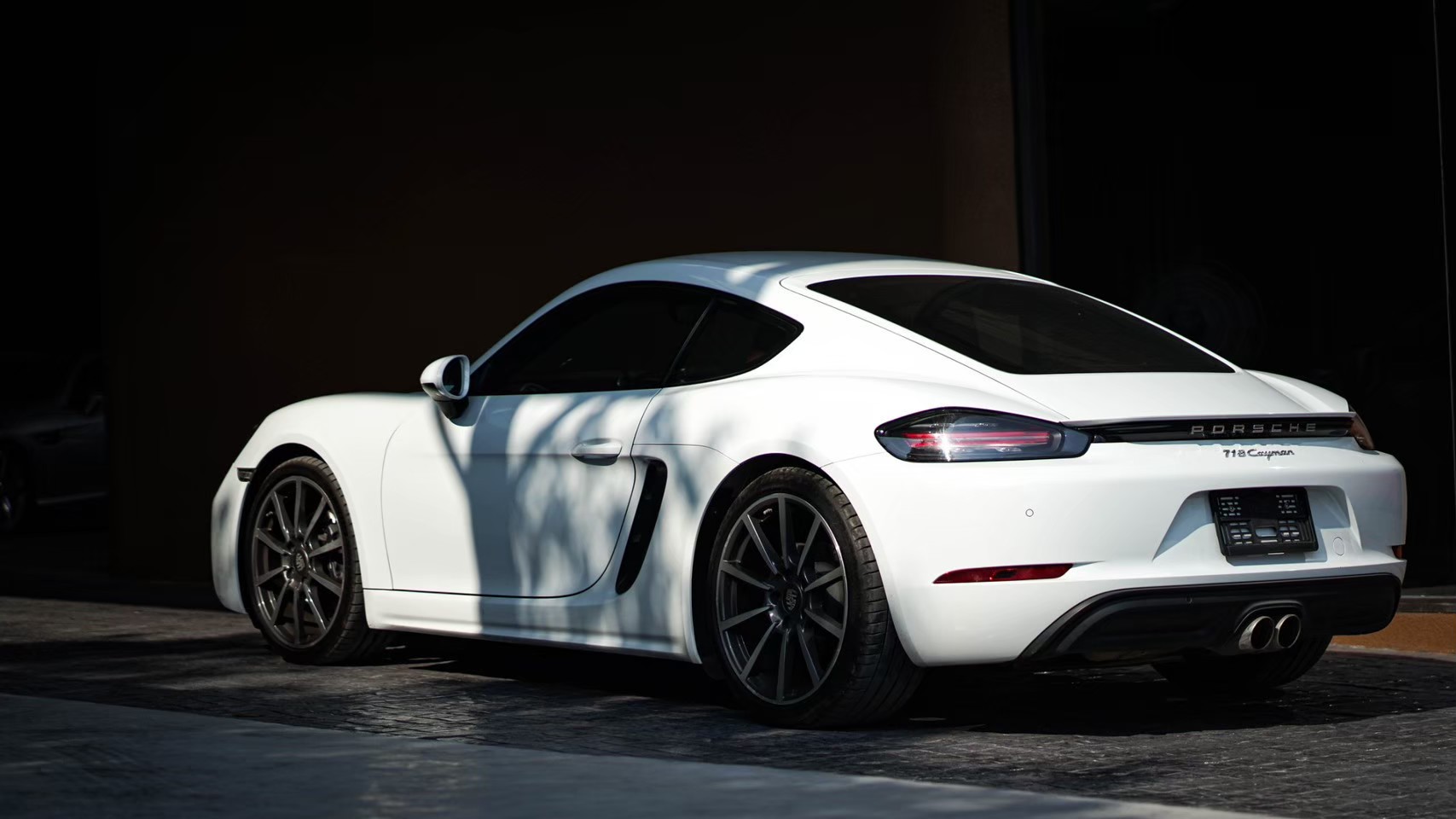 2018 Porsche Cayman 718 สีขาว (รูปที่ 14)