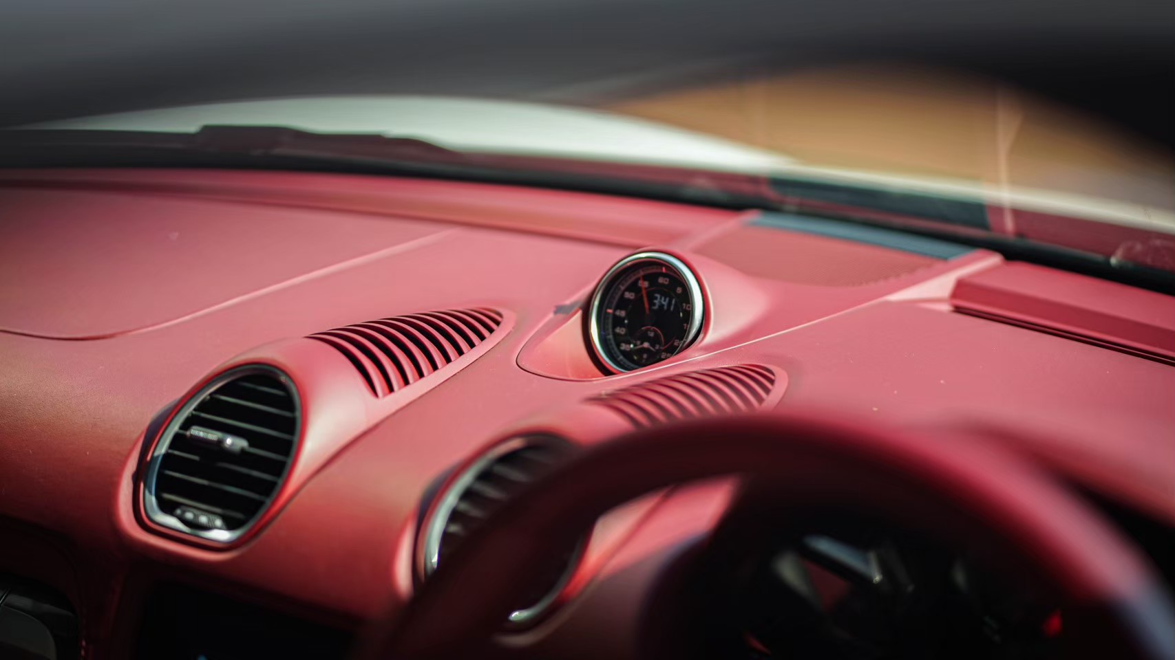 2018 Porsche Cayman 718 สีขาว (รูปที่ 4)