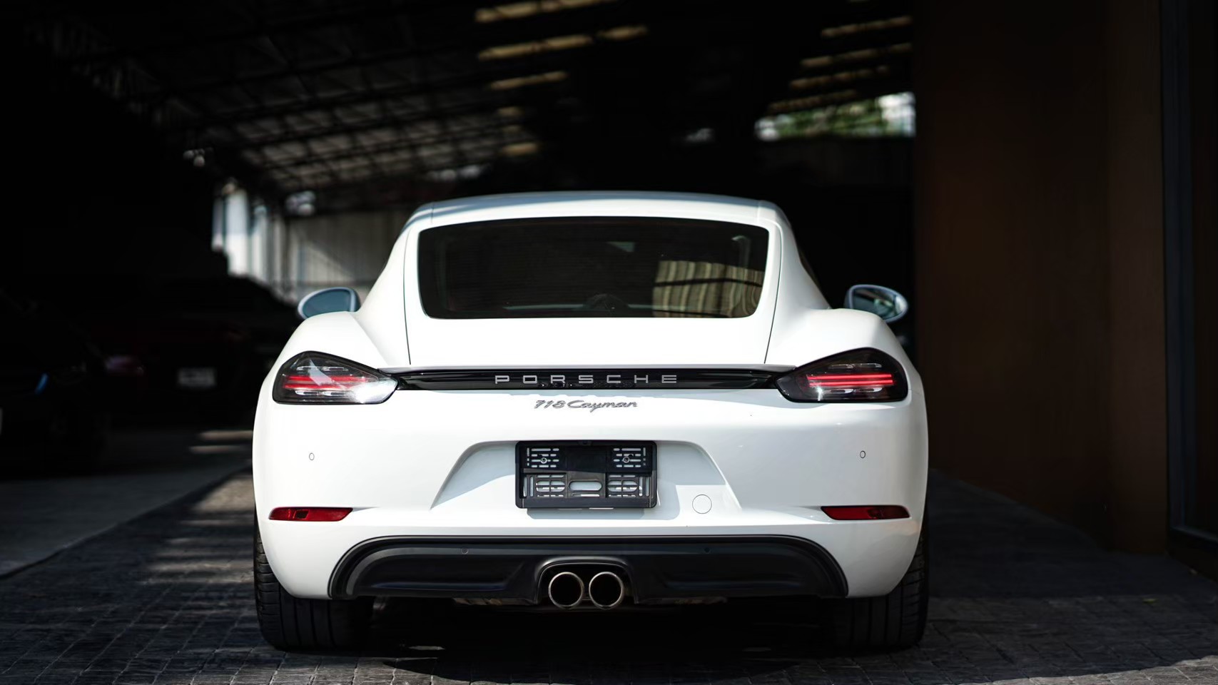 2018 Porsche Cayman 718 สีขาว (รูปที่ 10)