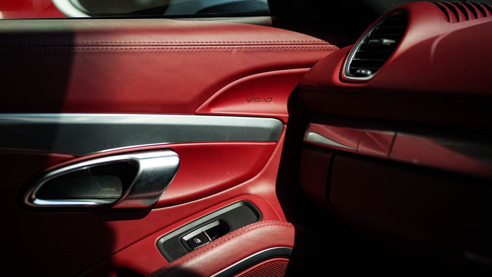 2018 Porsche Cayman 718 สีขาว (รูปที่ 3)