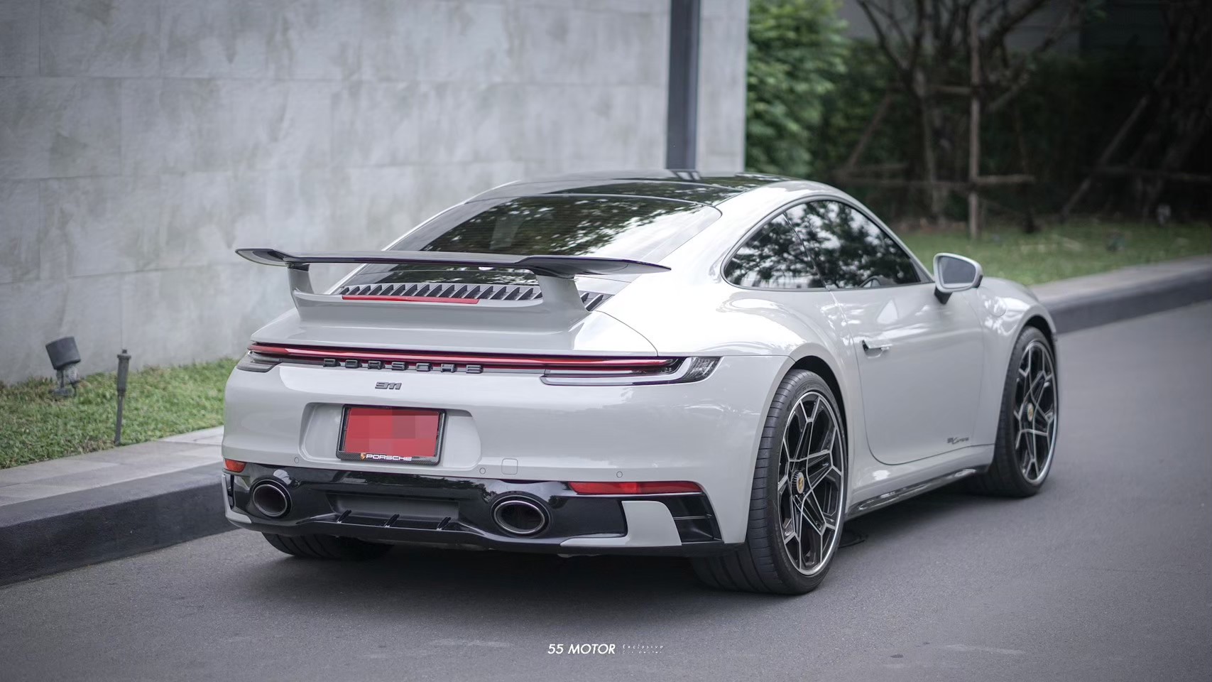2021 Porsche Carrera 992 สีเทา (รูปที่ 11)