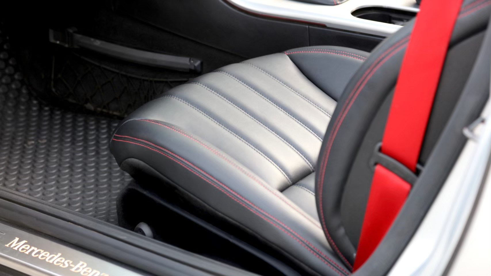2012 Mercedes-Benz SLK-Class R172 SLK200 สีเงิน (รูปที่ 5)