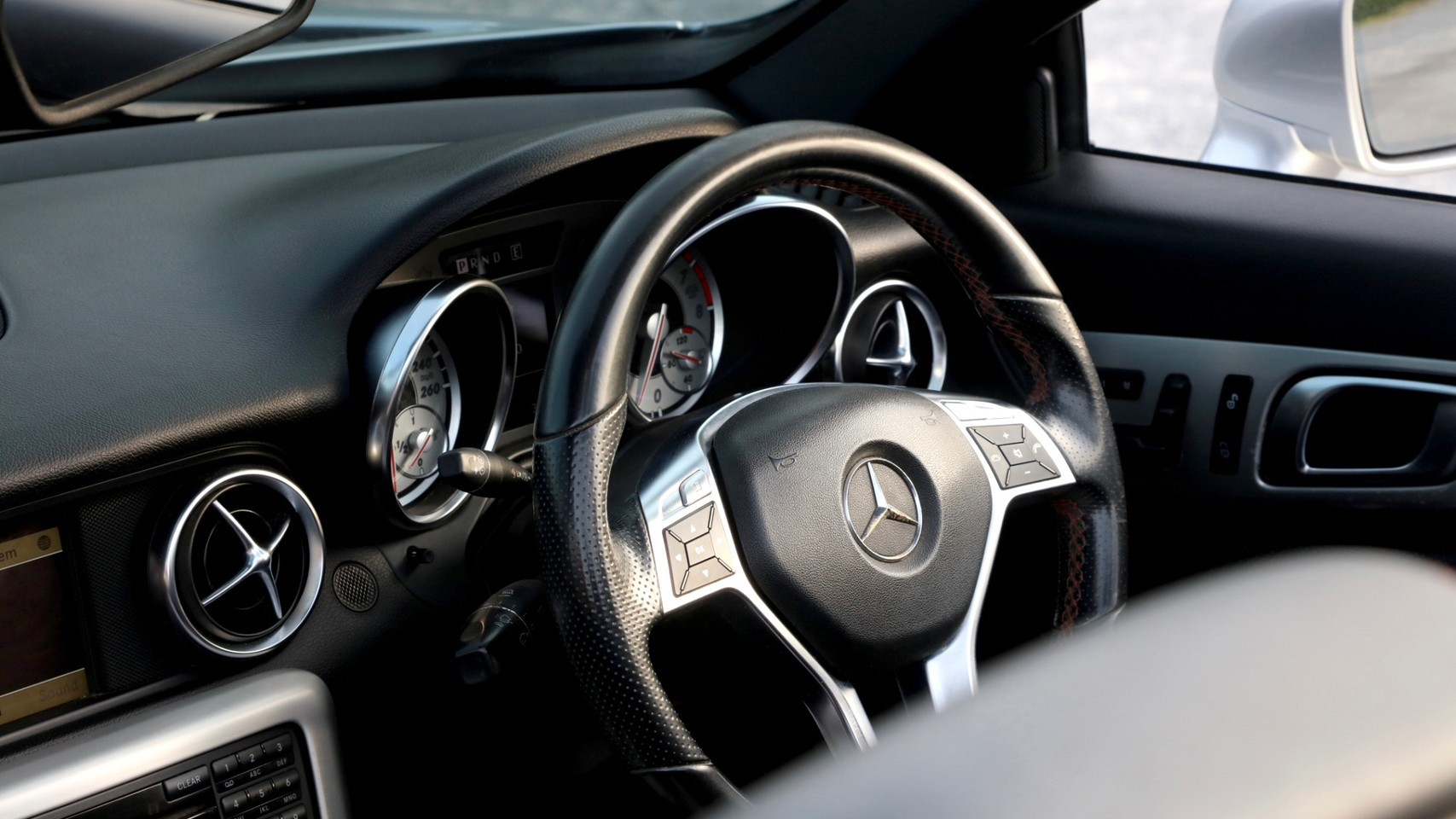 2012 Mercedes-Benz SLK-Class R172 SLK200 สีเงิน (รูปที่ 7)