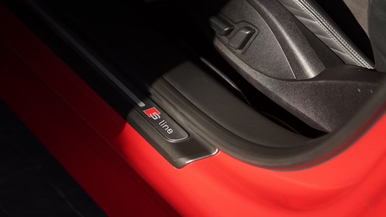 2018 Audi TT Mk3 8S TT สีแดง (รูปที่ 4)