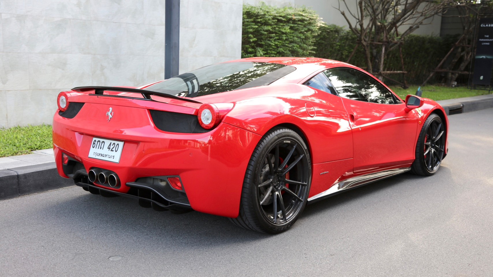 2011 Ferrari 458 Italia สีแดง