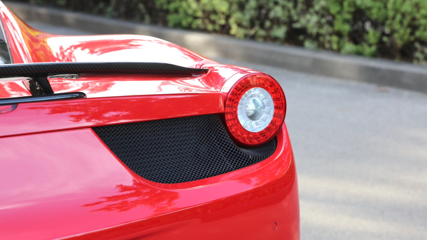 2011 Ferrari 458 Italia สีแดง (รูปที่ 3)