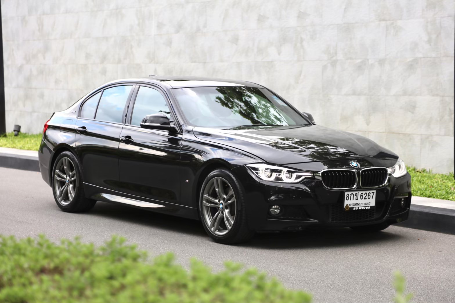 2018 BMW 330e M-Sport สีดำ