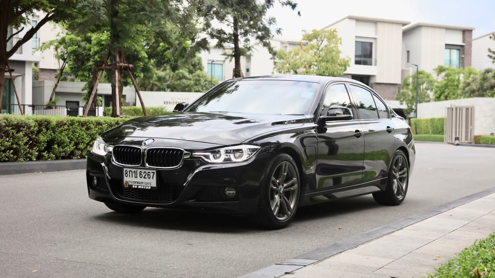 2018 BMW 330e M-Sport สีดำ (รูปที่ 12)