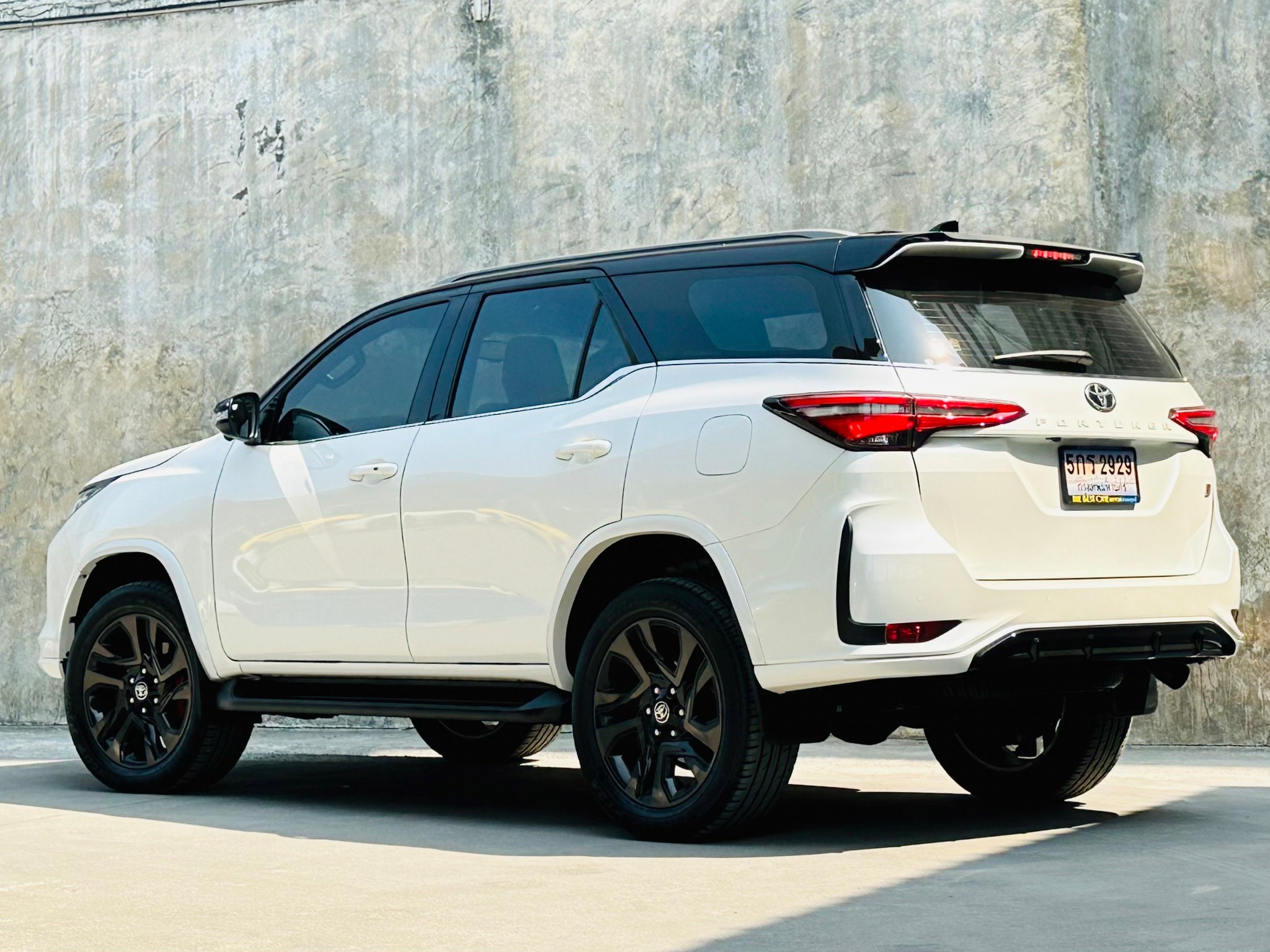 2021 Toyota Fortuner สีขาว (รูปที่ 17)