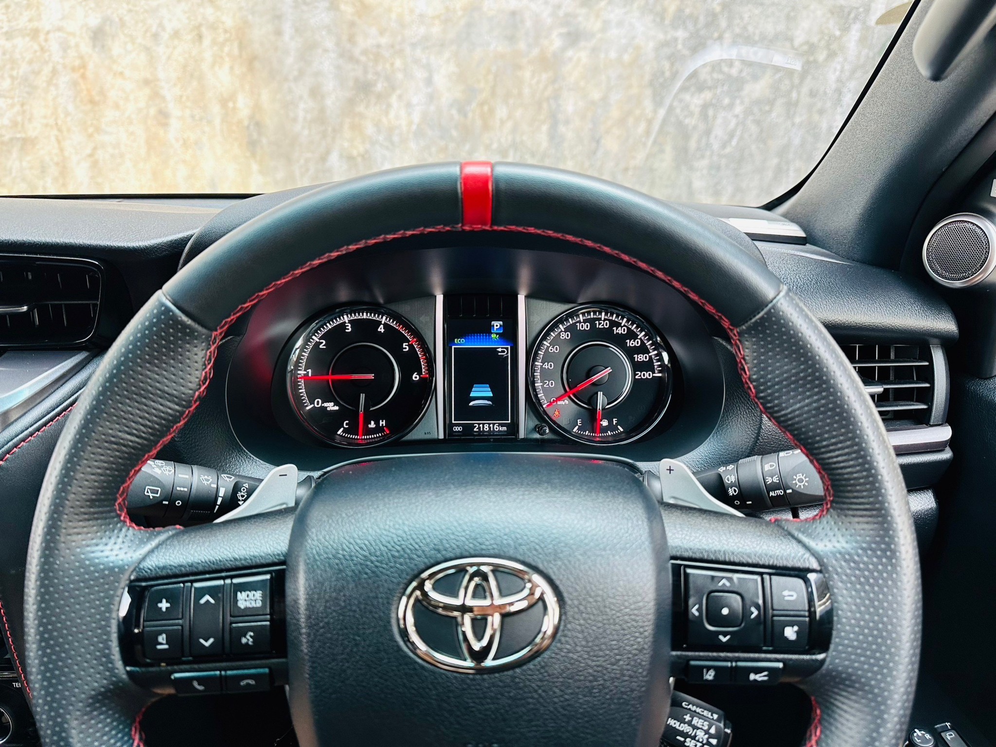 2021 Toyota Fortuner สีขาว (รูปที่ 12)