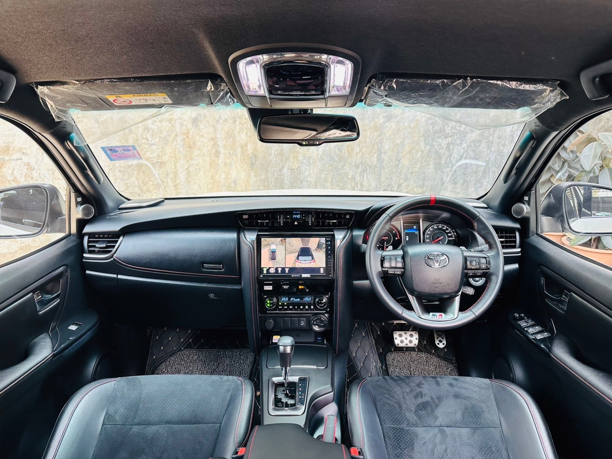 2021 Toyota Fortuner สีขาว (รูปที่ 11)