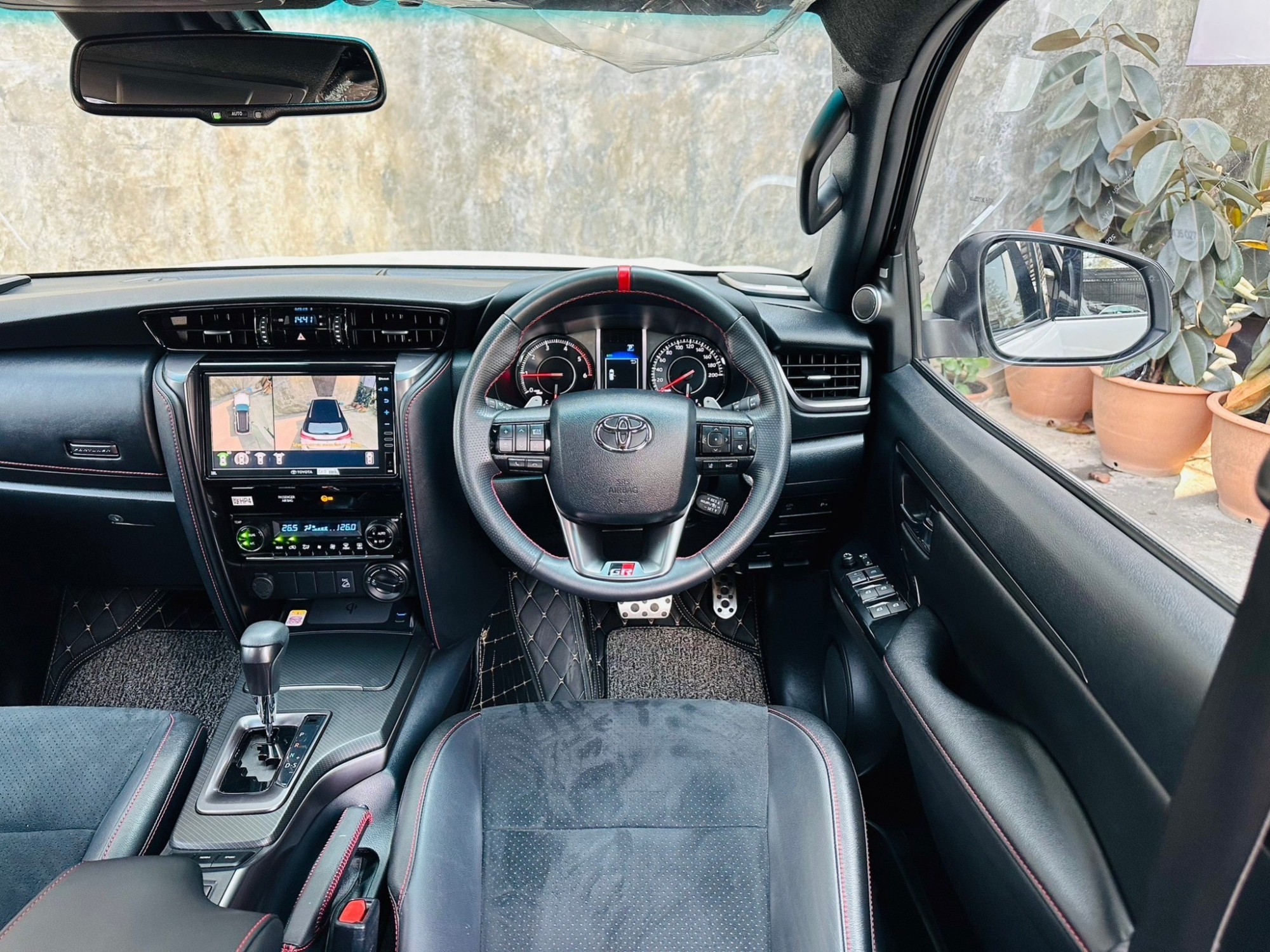 2021 Toyota Fortuner สีขาว (รูปที่ 14)