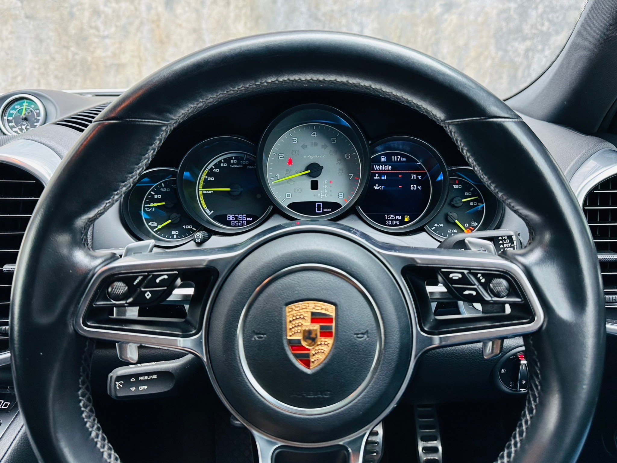 2016 Porsche CAYENNE 3.0 HYBRID สีขาว (รูปที่ 10)