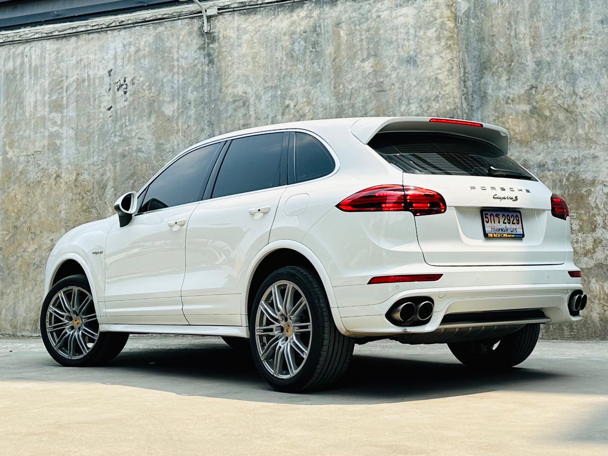 2016 Porsche CAYENNE 3.0 HYBRID สีขาว (รูปที่ 13)