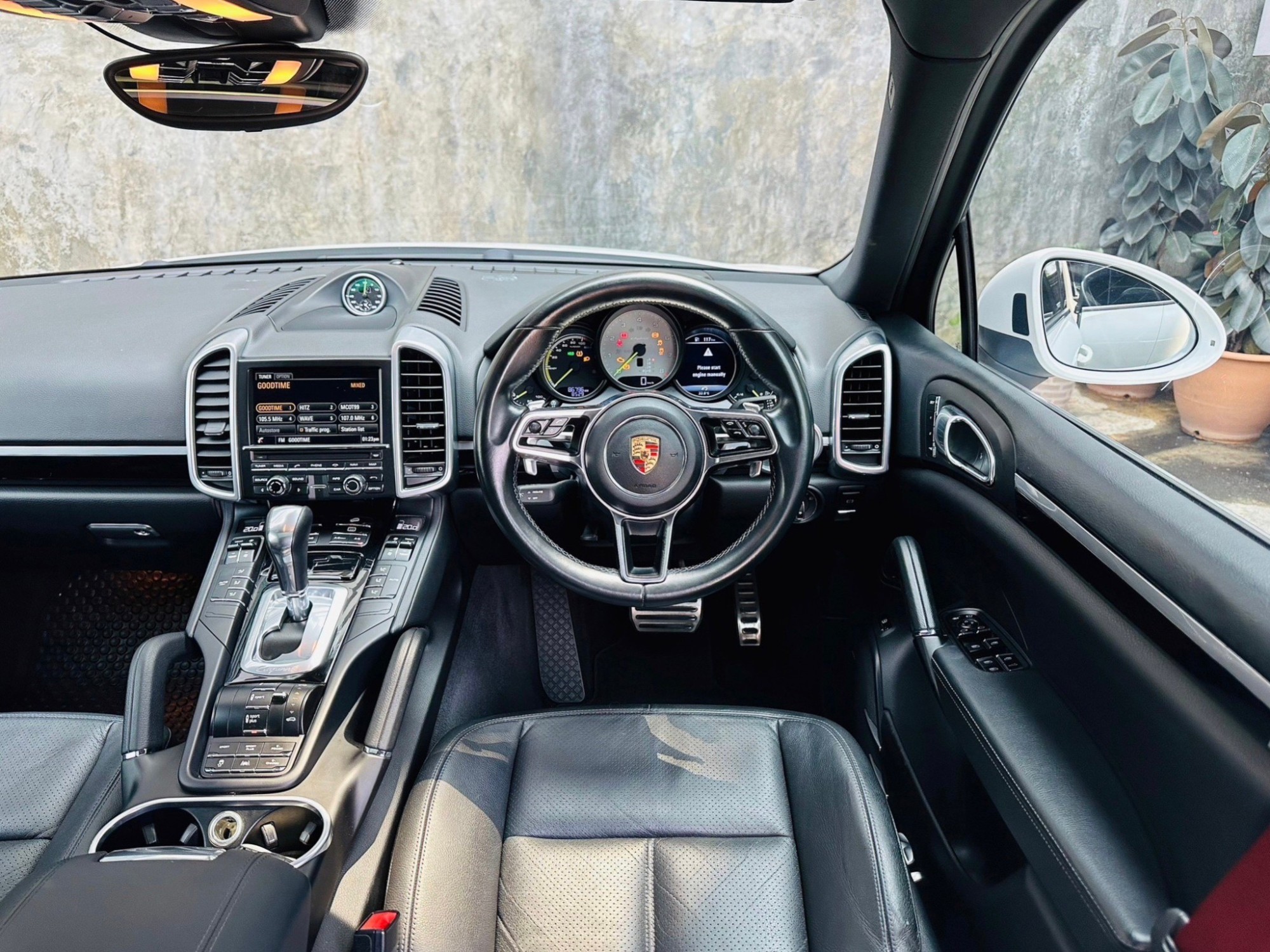 2016 Porsche CAYENNE 3.0 HYBRID สีขาว (รูปที่ 11)
