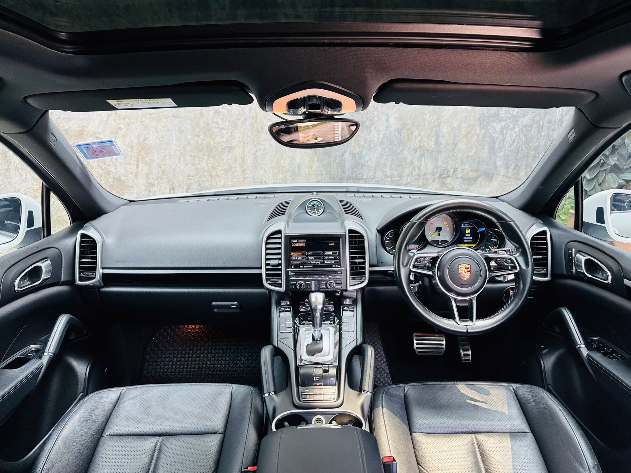 2016 Porsche CAYENNE 3.0 HYBRID สีขาว (รูปที่ 16)