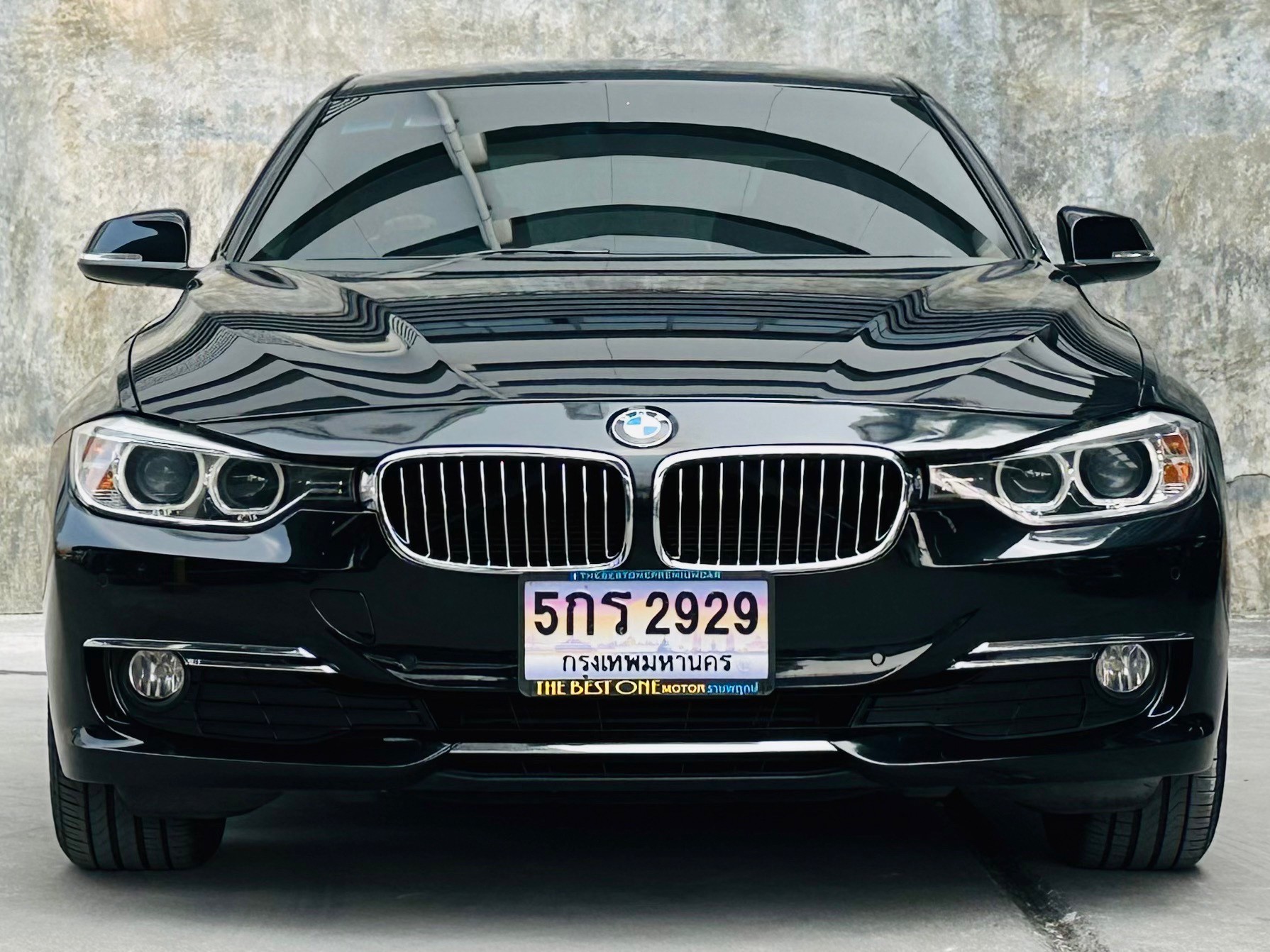 2014 BMW 3 Series F30 320d สีดำ (รูปที่ 8)