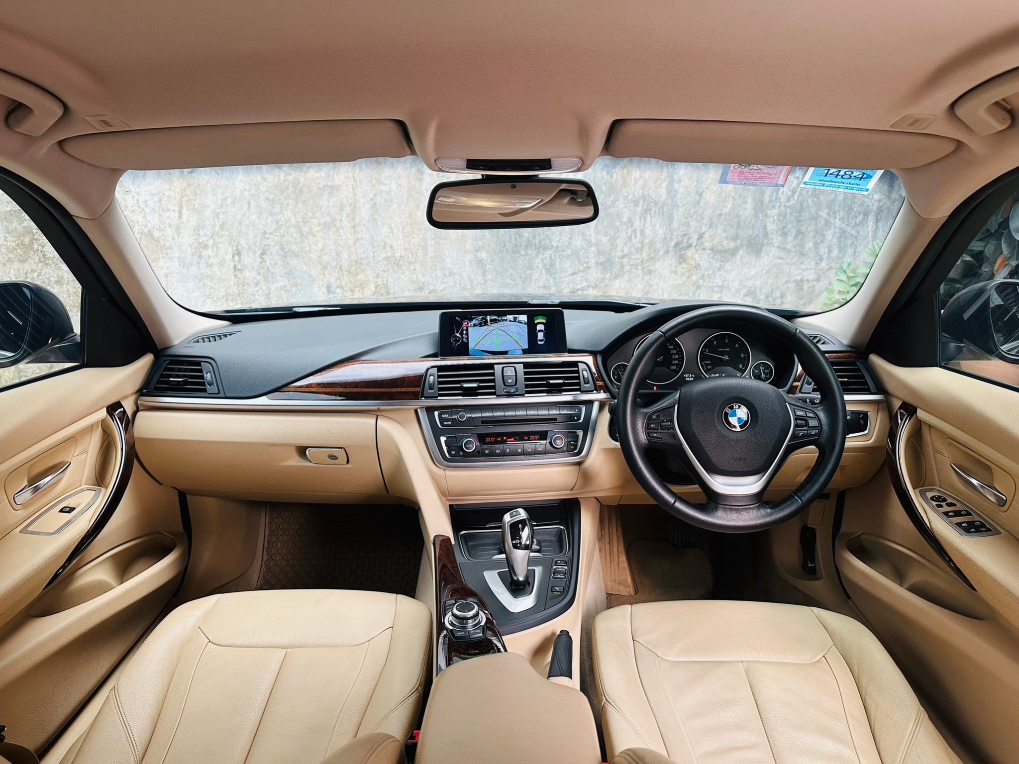 2014 BMW 3 Series F30 320d สีดำ (รูปที่ 10)