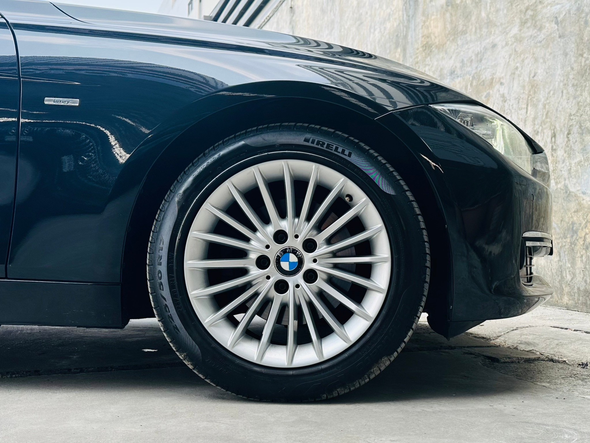 2014 BMW 3 Series F30 320d สีดำ