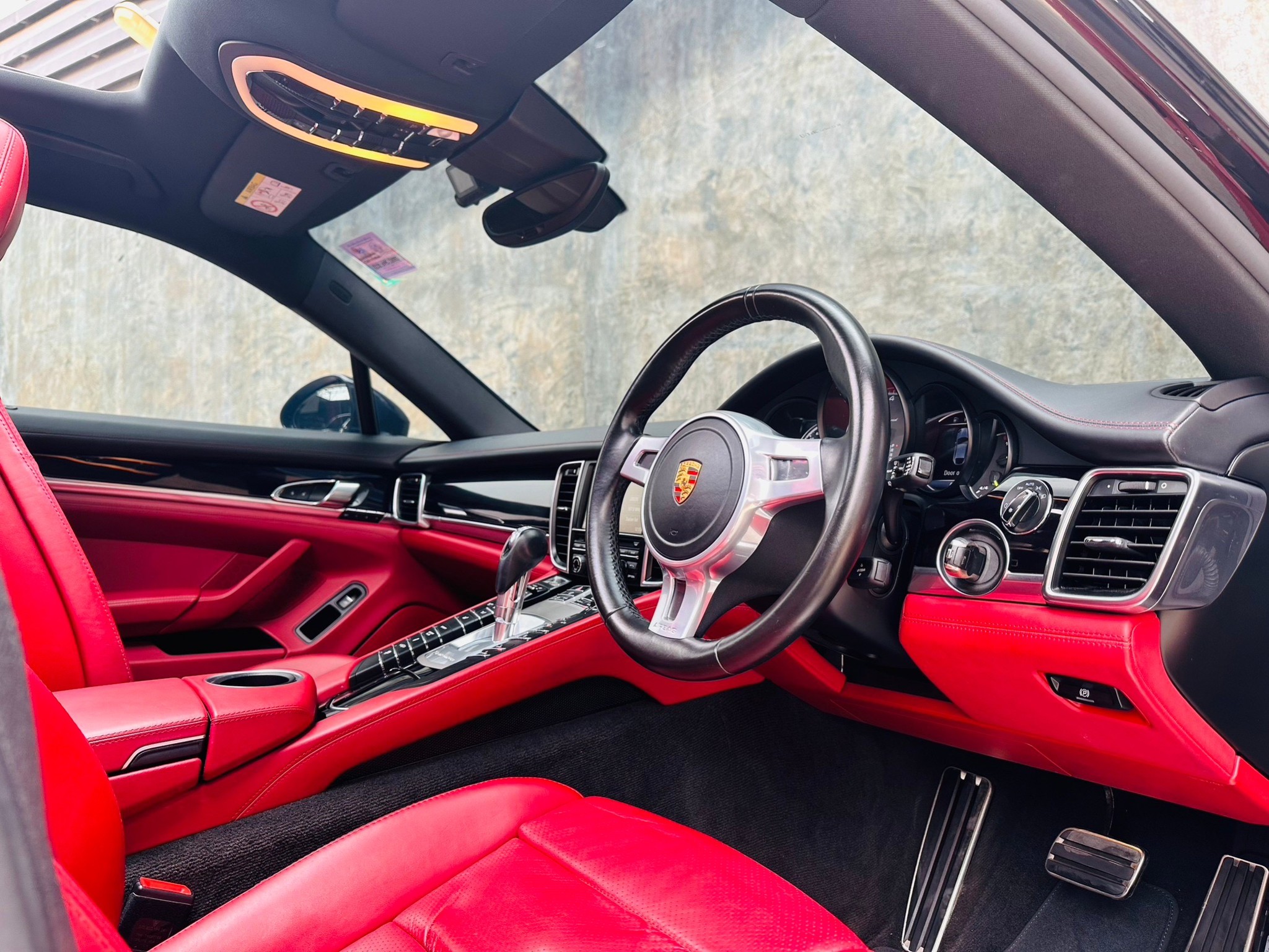 2015 Porsche Panamera สีดำ (รูปที่ 10)