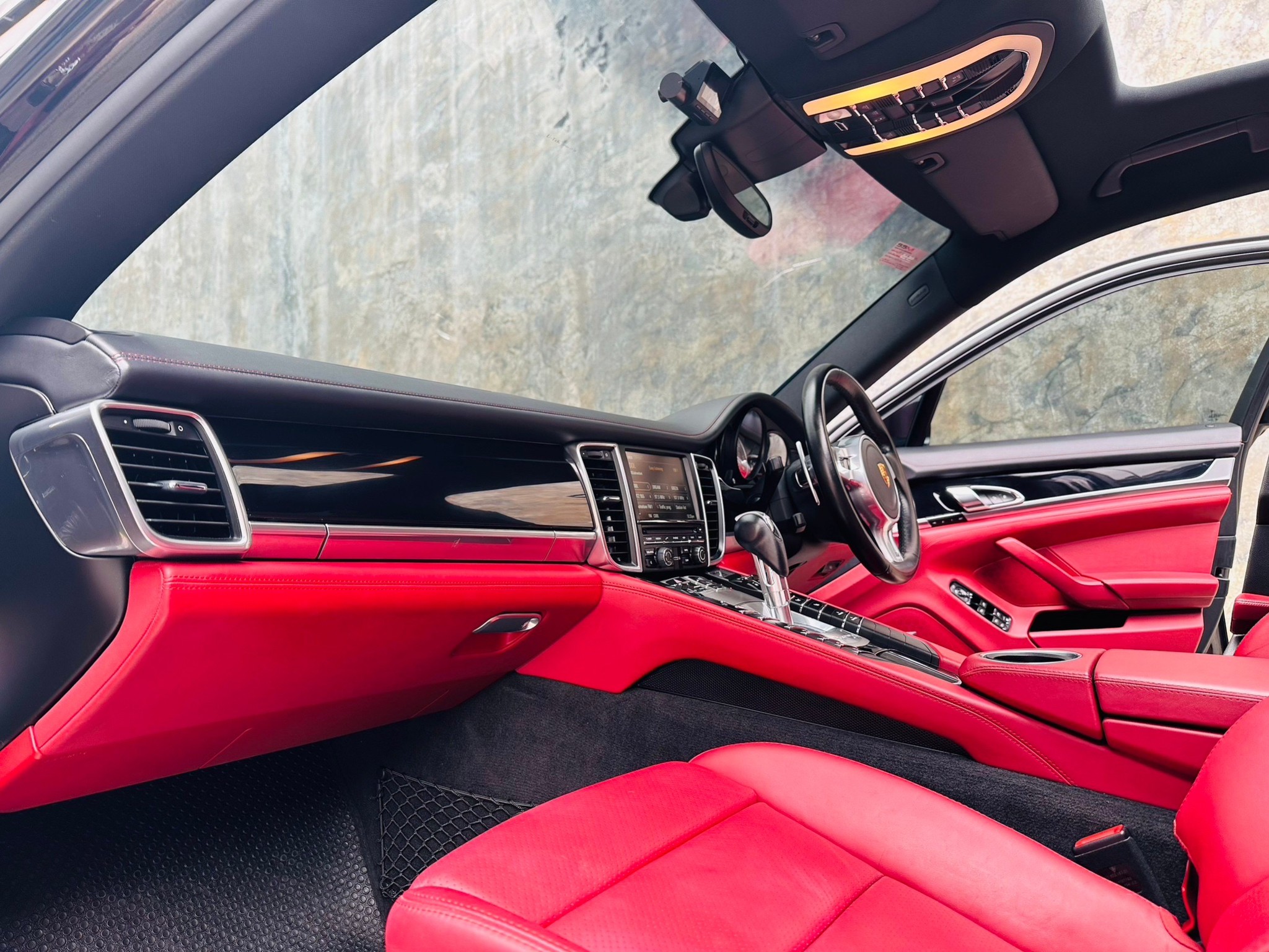 2015 Porsche Panamera สีดำ (รูปที่ 13)