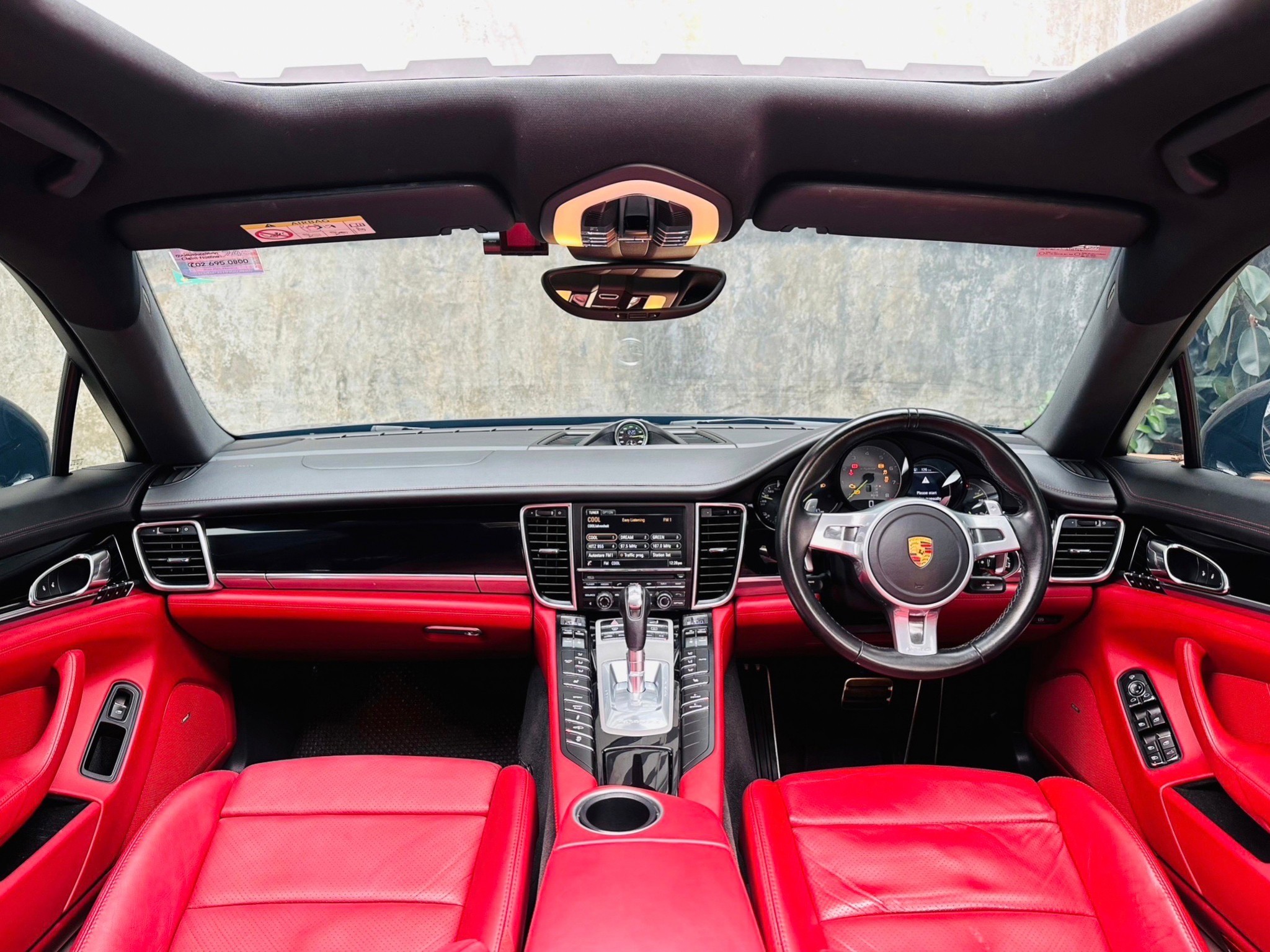 2015 Porsche Panamera สีดำ (รูปที่ 9)
