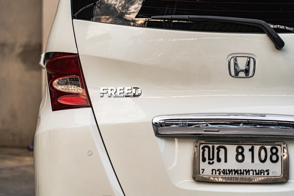 Honda Freed ปี 2011 สีขาว (รูปที่ 4)
