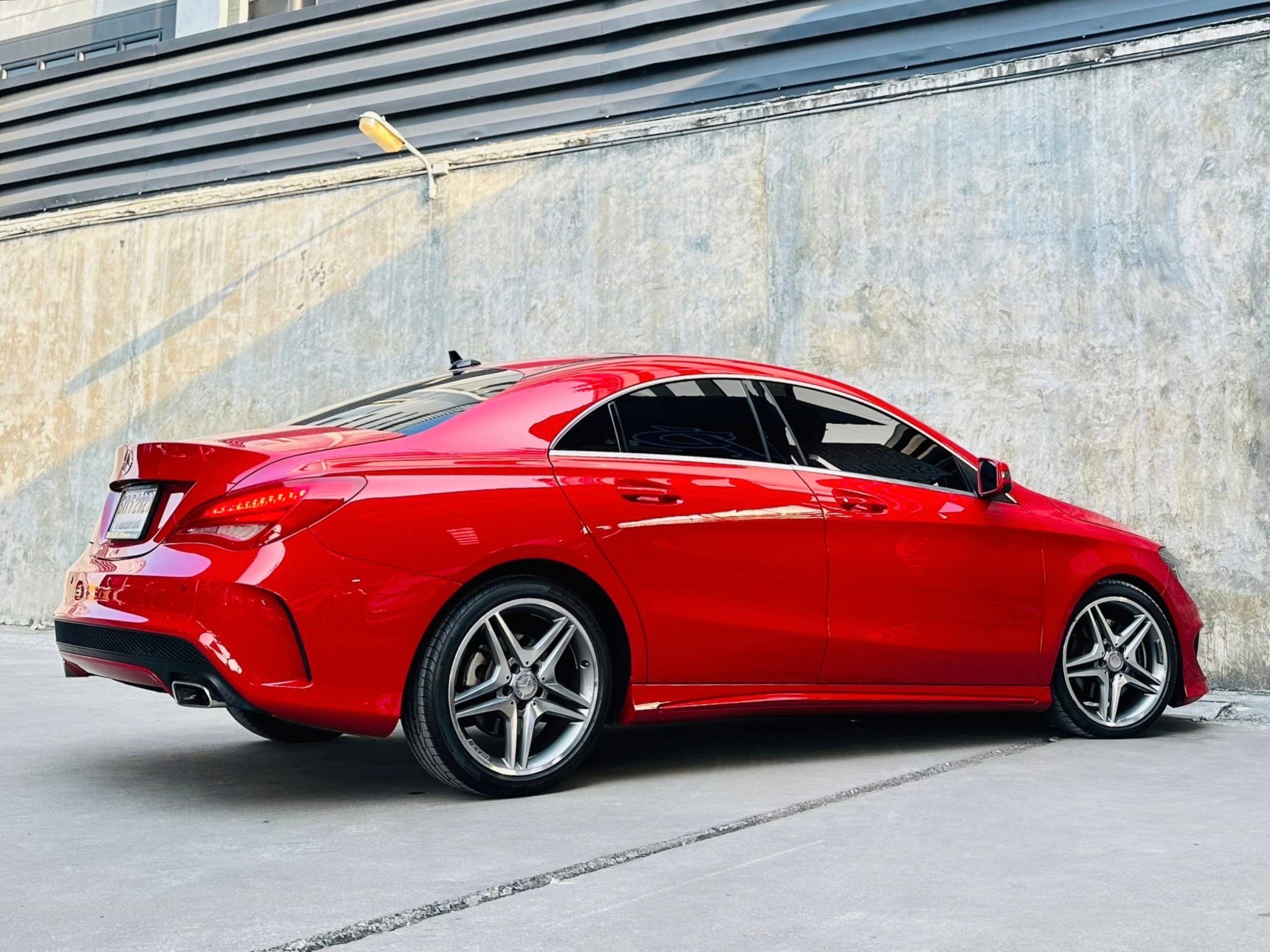 2017 Mercedes-Benz CLA-Class C118 CLA250 สีแดง