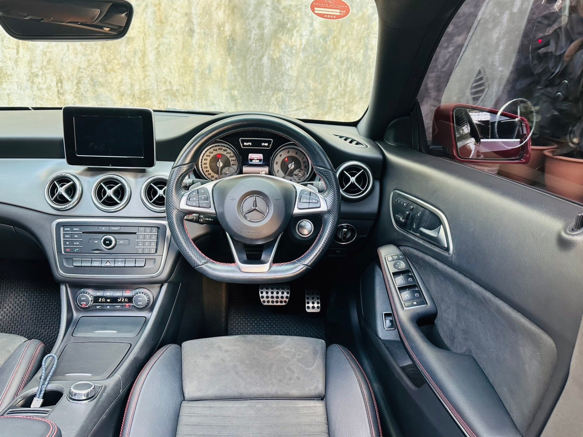 2017 Mercedes-Benz CLA-Class C118 CLA250 สีแดง (รูปที่ 7)