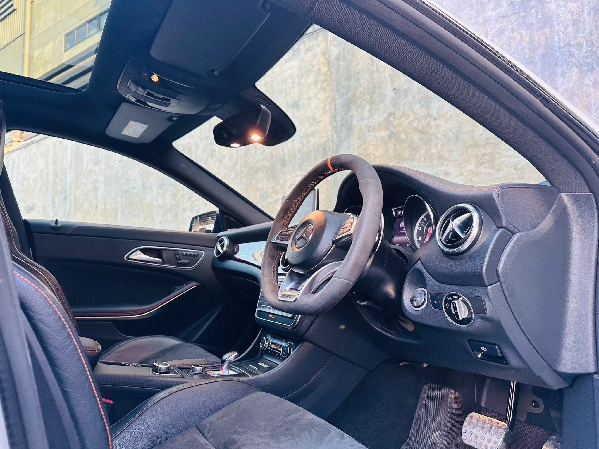 2016 Mercedes-Benz CLA-Class C118 CLA45 สีขาว (รูปที่ 19)