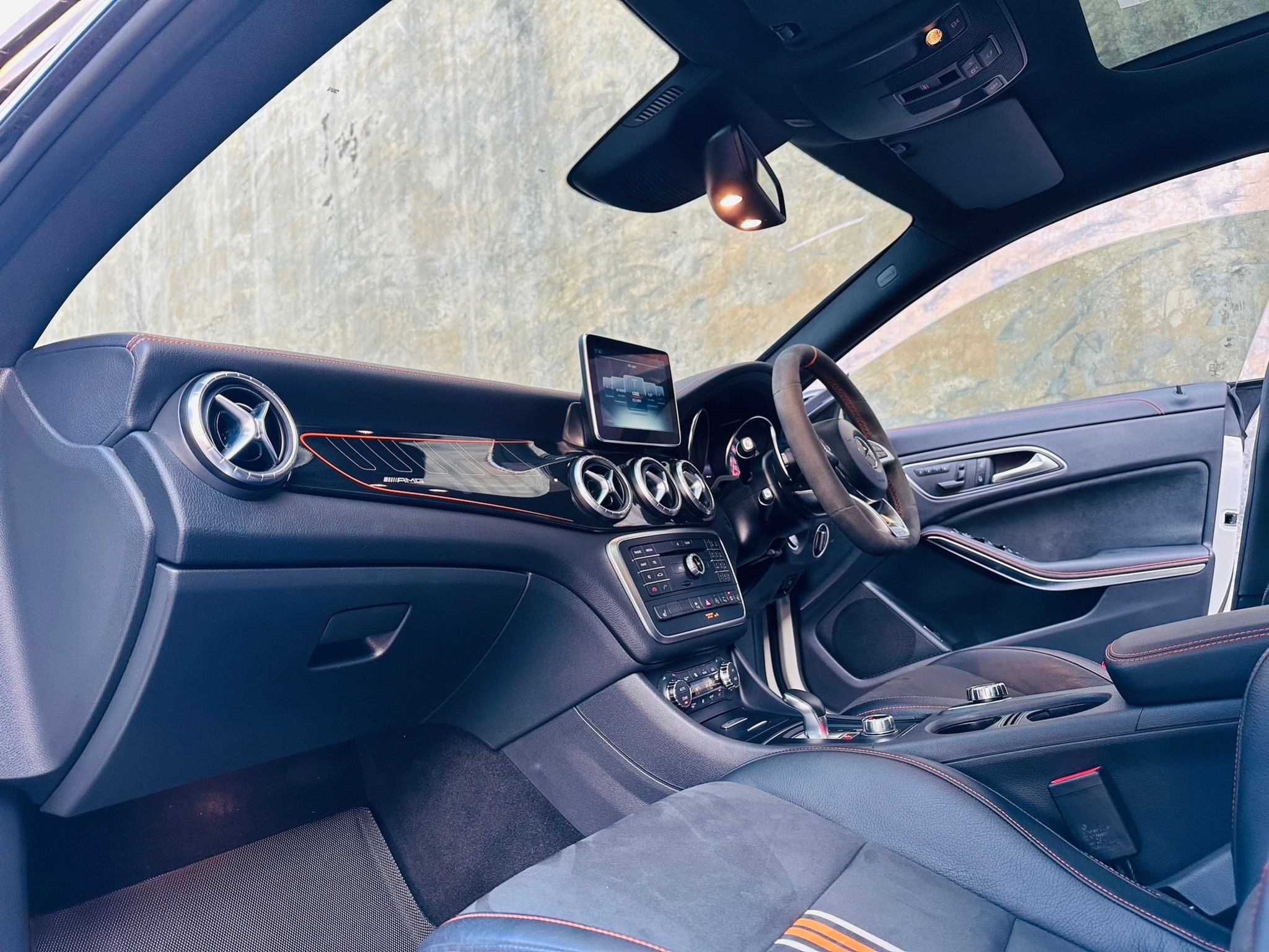 2016 Mercedes-Benz CLA-Class C118 CLA45 สีขาว (รูปที่ 6)