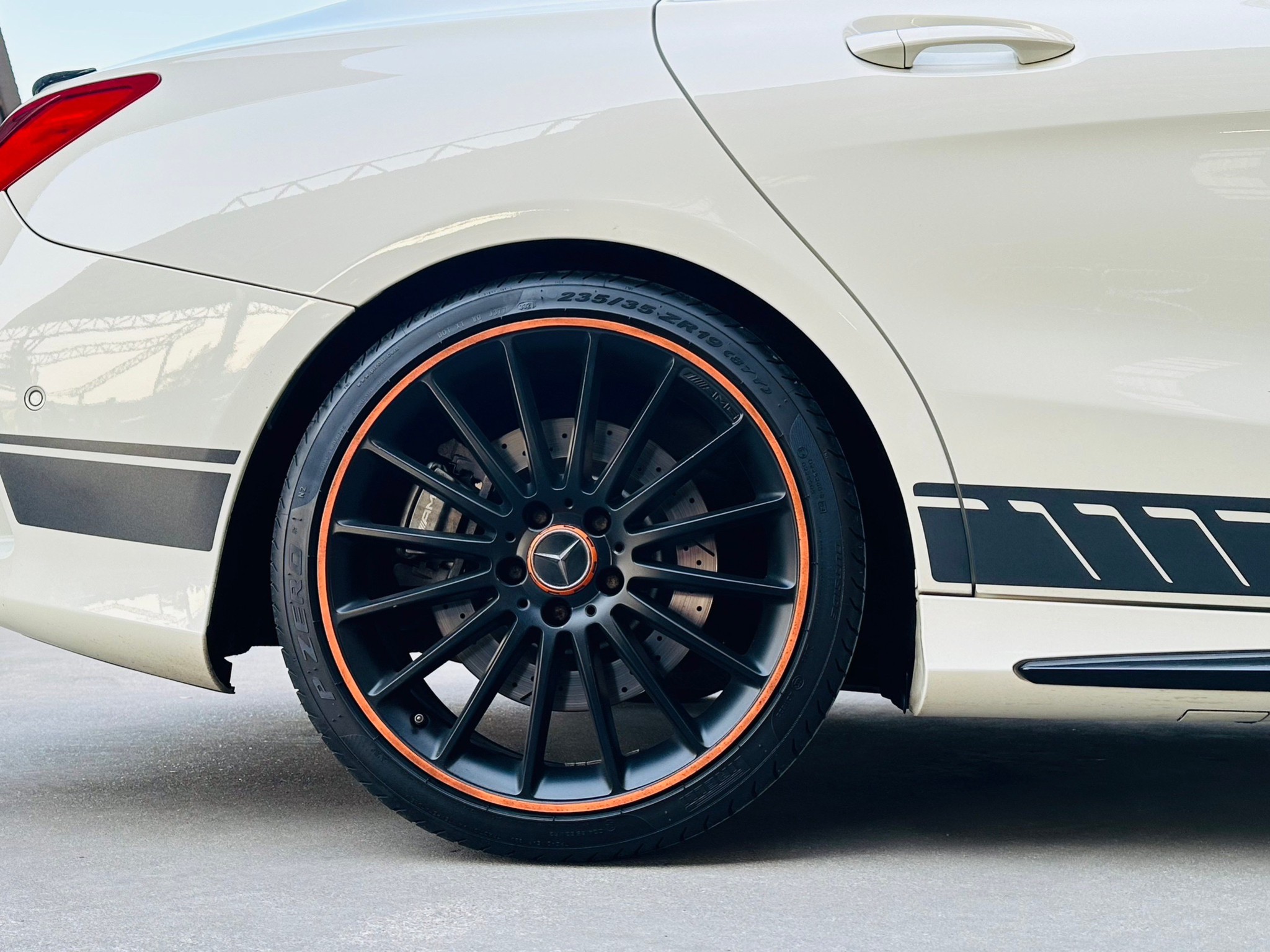 2016 Mercedes-Benz CLA-Class C118 CLA45 สีขาว (รูปที่ 10)