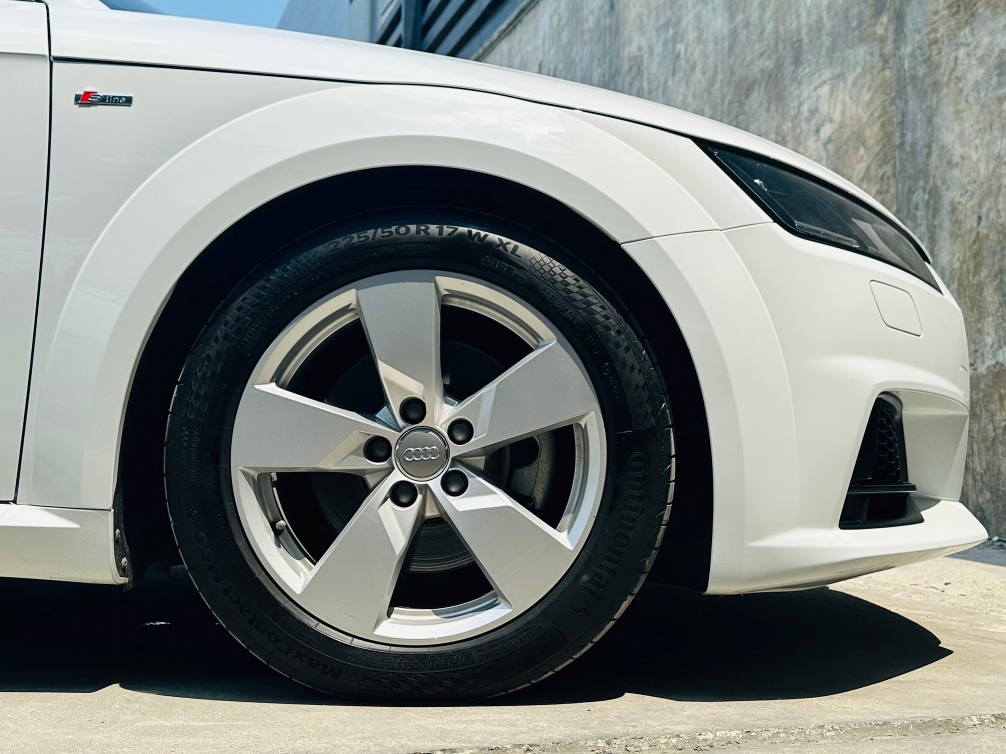 2017 Audi 45 TFSI QUATTRO สีขาว (รูปที่ 3)