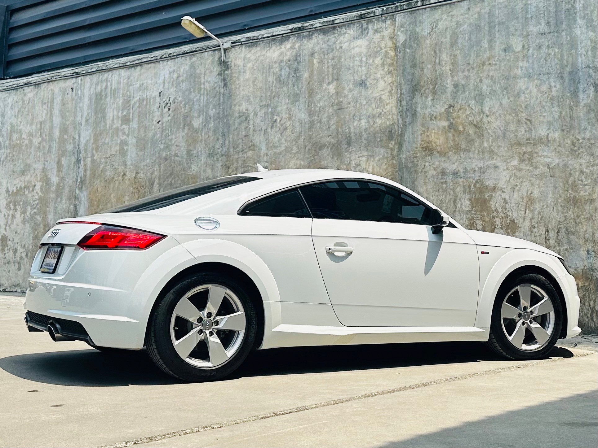 2017 Audi 45 TFSI QUATTRO สีขาว