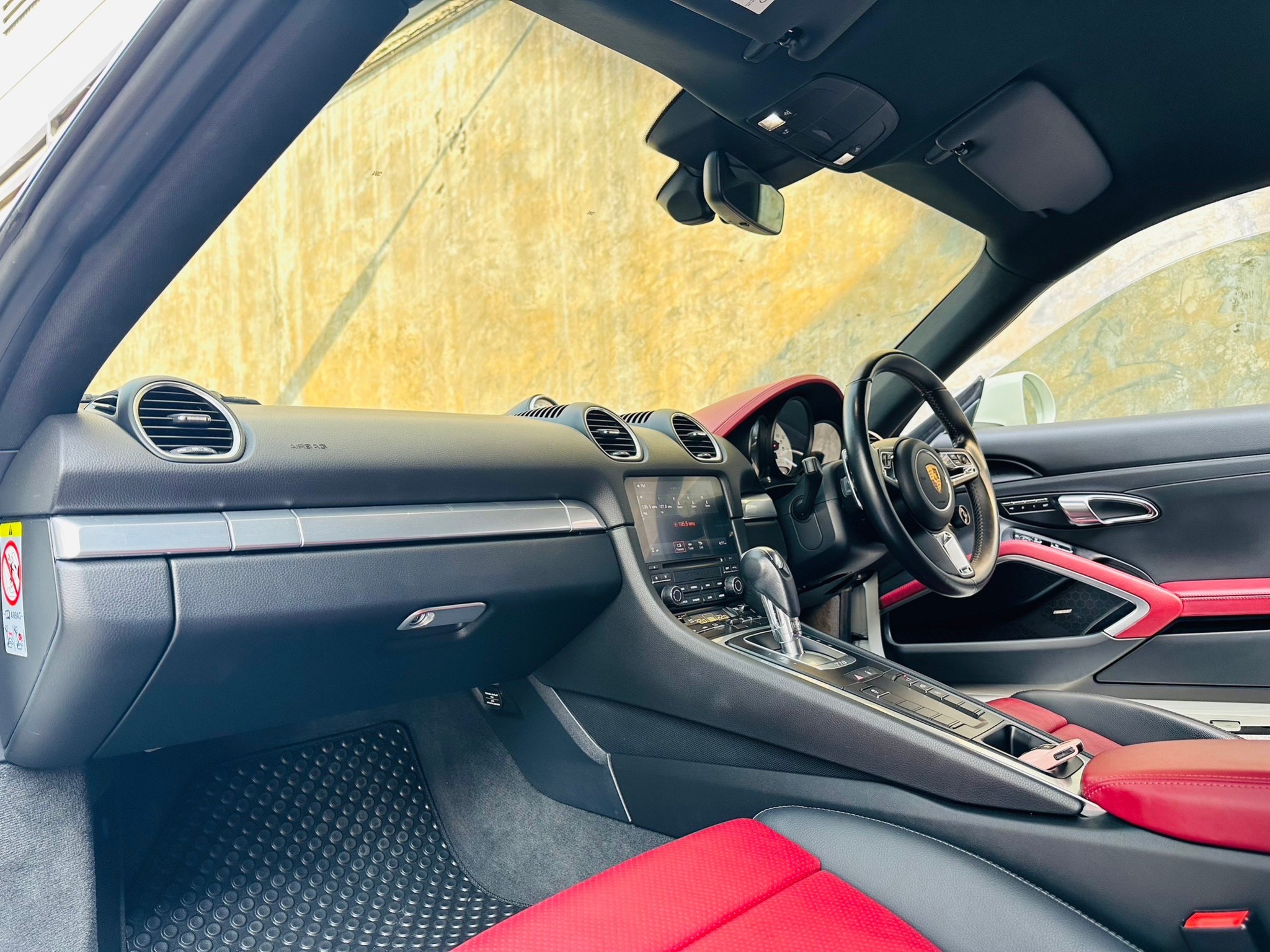 2017 Porsche Cayman 718 สีขาว (รูปที่ 14)