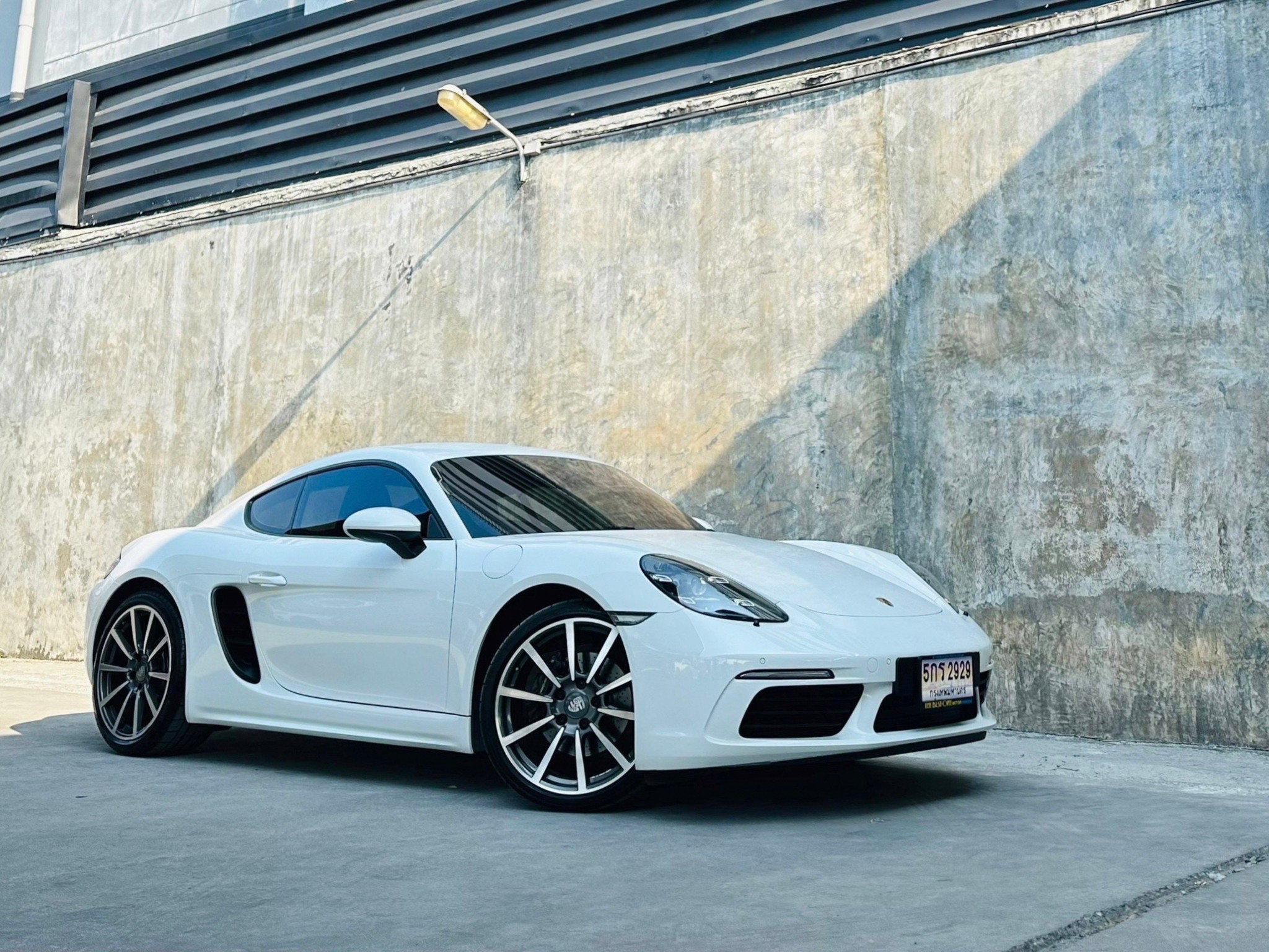 2017 Porsche Cayman 718 สีขาว (รูปที่ 13)
