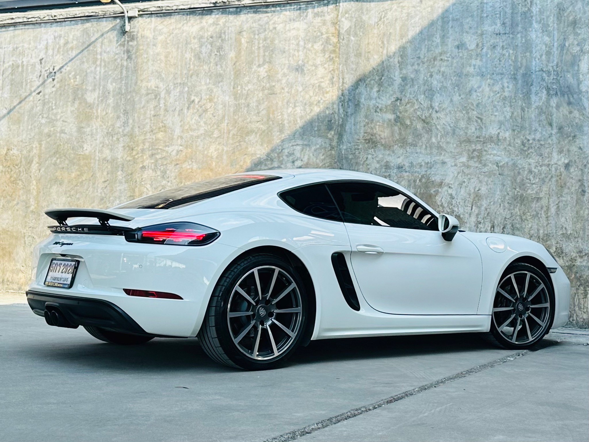2017 Porsche Cayman 718 สีขาว (รูปที่ 8)