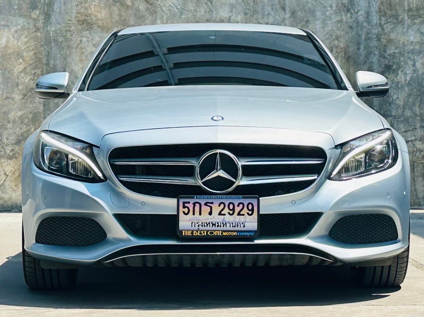 2016 Mercedes-Benz C350e Plug-in Hybrid สีเงิน (รูปที่ 7)
