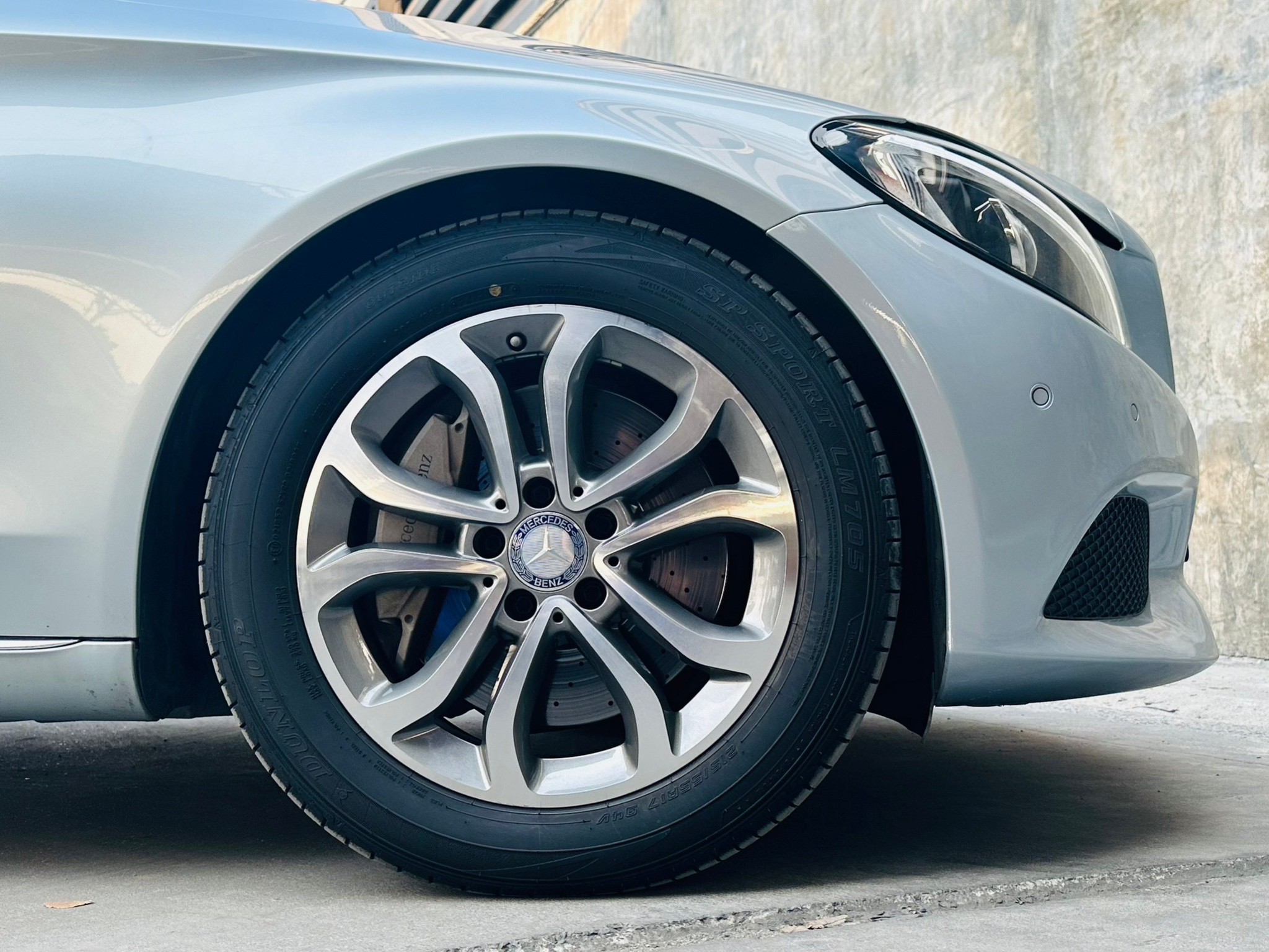 2016 Mercedes-Benz C350e Plug-in Hybrid สีเงิน (รูปที่ 2)