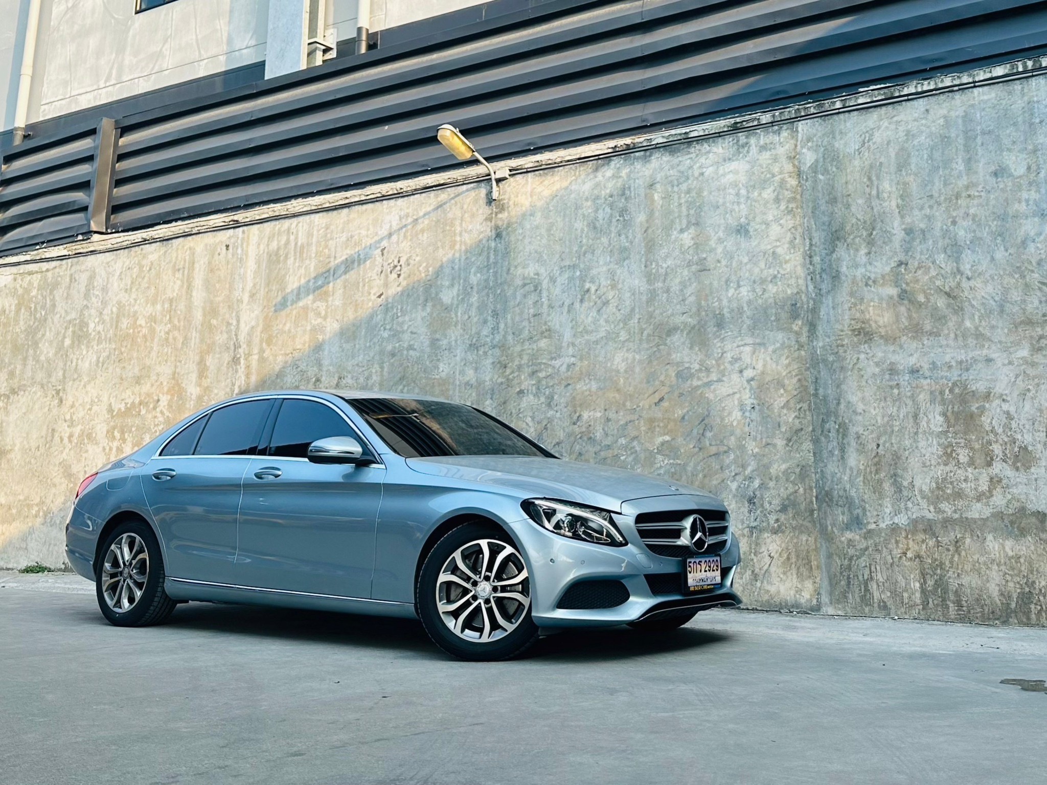 2016 Mercedes-Benz C350e Plug-in Hybrid สีเงิน