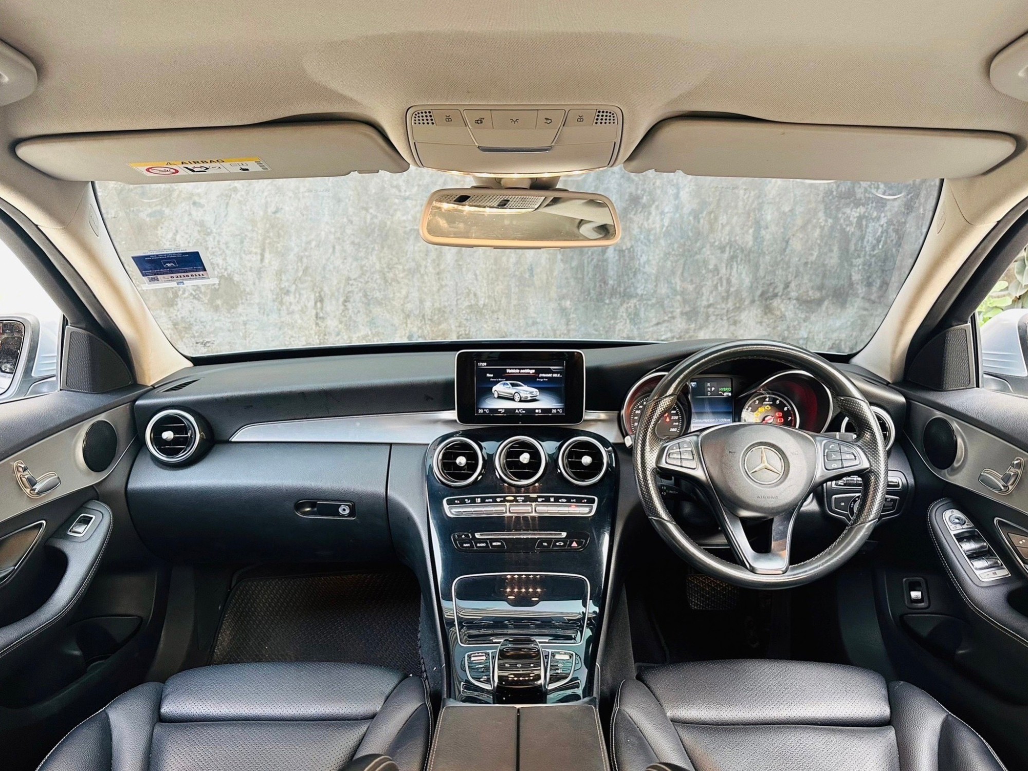 2016 Mercedes-Benz C350e Plug-in Hybrid สีเงิน (รูปที่ 4)
